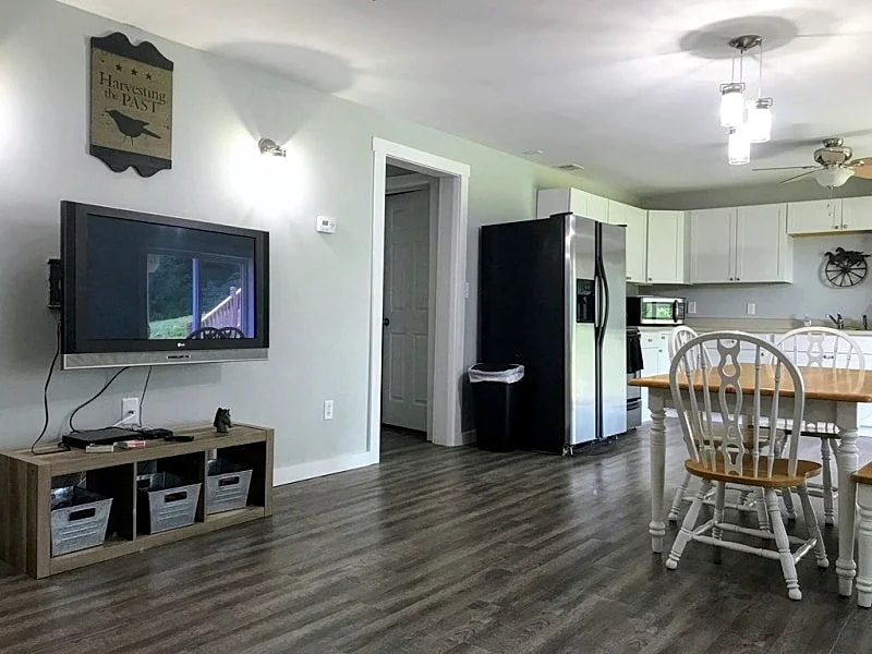 Spacious, 7 Bedrooms, Firepit, Catskill Mountain View’s, Family Fun Property overview in Malden, New York, United States — photo 2