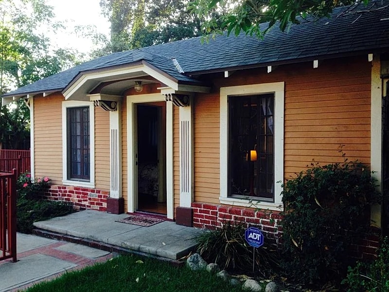 East Altadena Cozy Private Guest Home