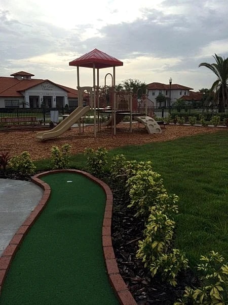 New Luxury Villa! 6 miles to Disney * Pool, Hottub. Free WiFi. Dining/Shopping in Kissimmee, Florida, United States — photo 4