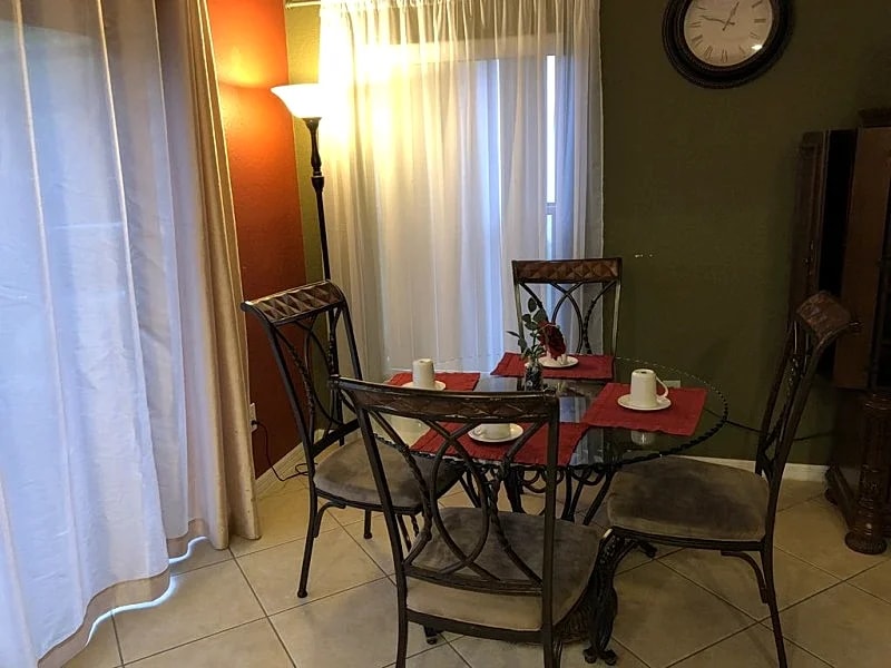Clean and Spacious, Pool and Wifi, Near Disney in Clermont, Colorado, United States — photo 2