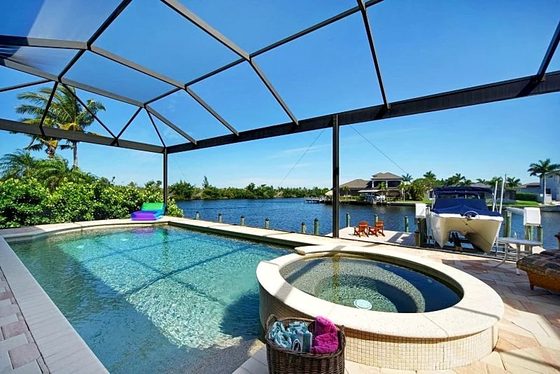 CCVS - Villa Kara Tuscany - Tuscan Elegance with Canal Views and Dock in Cape Coral in Cape Coral, Florida, United States — photo 4