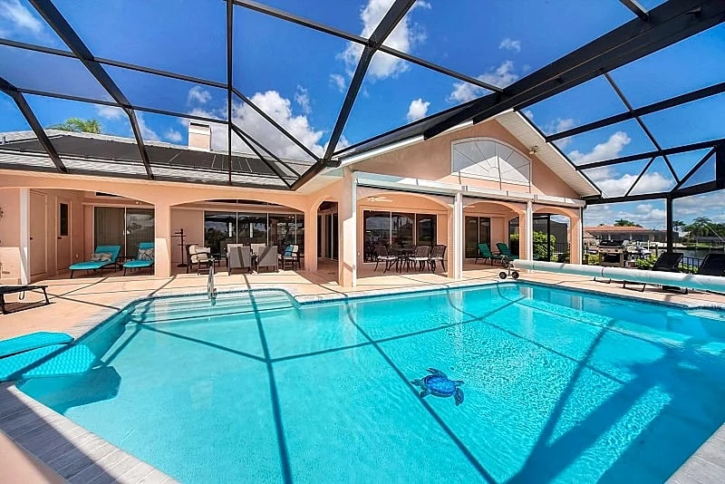 CCVS - Villa Blue Lagoon - Canal-Side Holiday Home with Pool, Dock in Cape Coral in Cape Coral, Florida, United States — photo 3