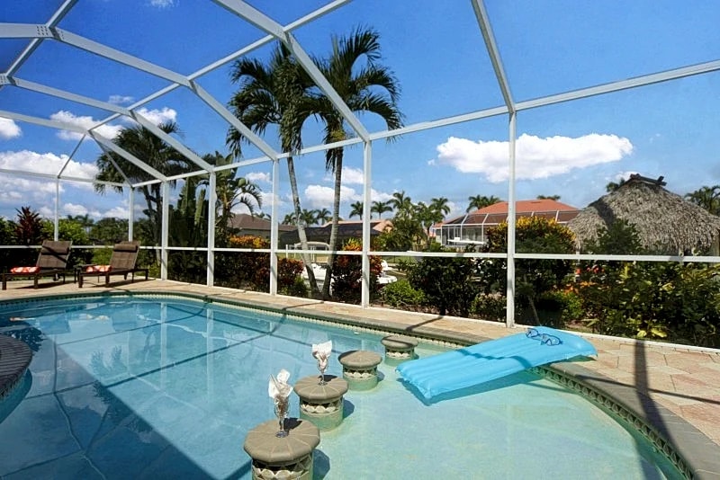 CCVS - Villa Blue Water - Luxury Waterfront Villa with Saltwater Pool & Sun Decks in Cape Coral, Florida, United States — photo 4