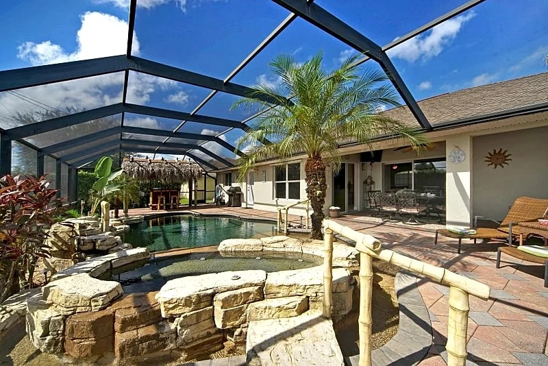 CCVS - Villa Tropical Dream - Private Tropical Oasis with Pool & Jacuzzi in Cape Coral in Cape Coral, Florida, United States — photo 5