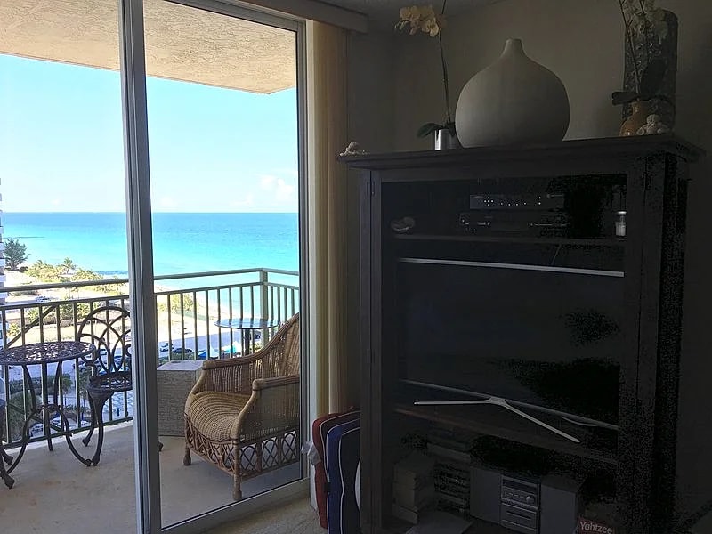Beachfront Luxury at 2080 Ocean Drive in Hallandale Beach, Florida, United States — photo 5