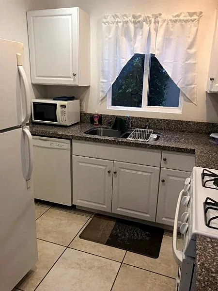 Beautiful Home in Burbank 1 Bd in Burbank, California, United States — photo 2