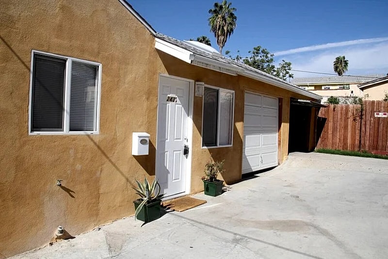 Modern 2 Bedroom Home in Burbank