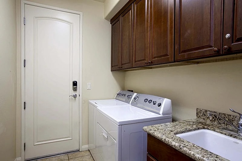 #360- Stunning 3 Bedroom 3 1/2 Bath Townhouse In Legacy Villas in La Quinta, California, United States — photo 5