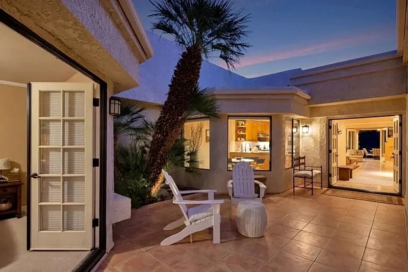 Townhouse, 3 Bedrooms, 3 Baths La Quinta Villa - Reynen Luxury Homes in La Quinta, California, United States — photo 2