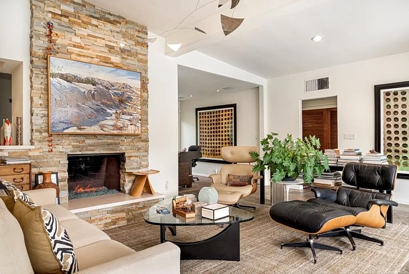 Perfect! Secluded Mid-Century Compound. 3 Beds/3 Baths Views! HOT-TUB! FIRE-PIT! in Palm Springs, California, United States — photo 3