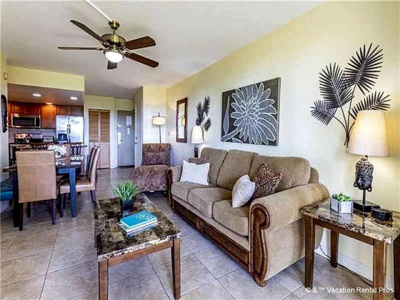 Maui Banyan T-305B - Ocean View Beach Condo for 6 in Kihei, Hawaii, United States — photo 4
