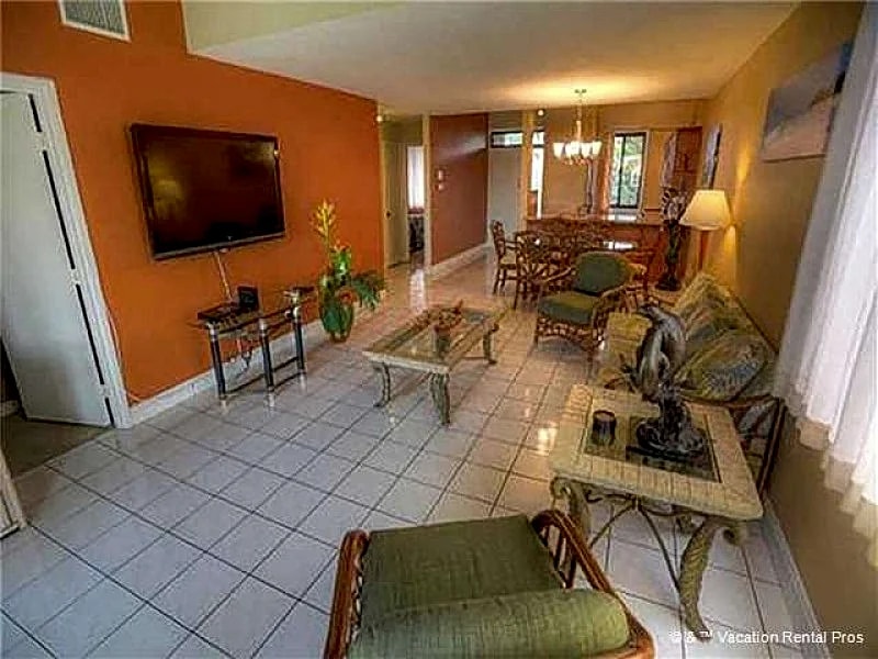 Kamaole Sands 2-401 - 3BR Condo, Central AC, Ocean View in Kihei, Hawaii, United States — photo 5