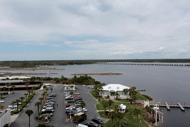 10 MILE VIEWS FREE WiFi in Panama City Beach, Florida, United States — photo 3