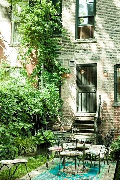 Elegant Uptown Historic District Garden Apartment in New York City, New York, United States — photo 2