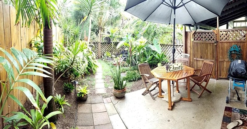 2+ bedroom house- only 2 houses from Waimanalo Beach! in Waimanalo, Hawaii, United States — photo 1