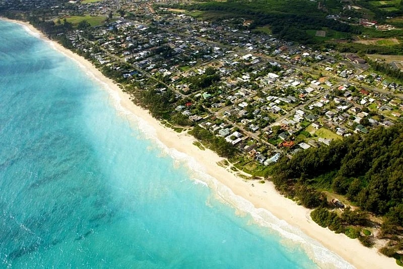 Right across the street from Waimanalo/Bellows Beach, Private Yard, Sleeps 10 Property overview in Waimanalo Beach, Hawaii, United States — photo 4