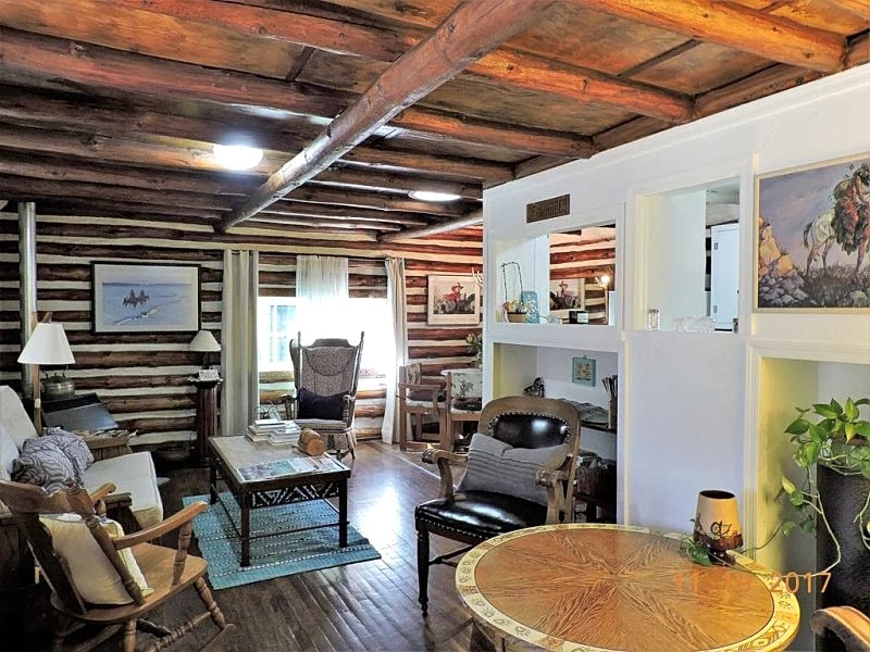 Authentic Log Cabin, 1.25 Acres, Seasonal Creek, Fireplace! 1.6 Miles to Square in Prescott, Arizona, United States — photo 2
