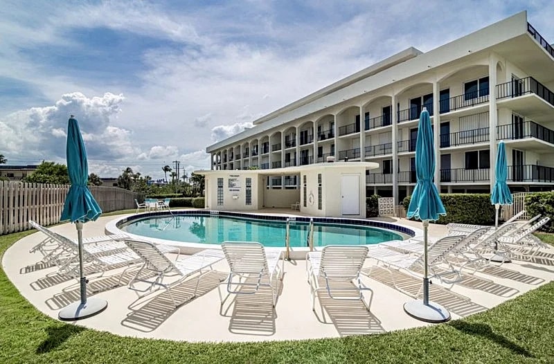 The Island Dream Luxury Oasis in Jupiter, Florida, United States — photo 2
