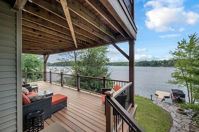 "Lake Front Vista" 9 Bdrm, 4.5 Bath, Dock, Hot Tub, Pool Table, Shuffleboard, Fire Pit, Gas Grill in Lake Harmony, Pennsylvania, United States — photo 3