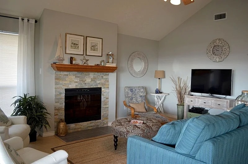 Beautiful Cozy Beach House, 3 Bedrooms, 2 Baths with Awesome Gulf Views! in Galveston, Texas, United States — photo 3