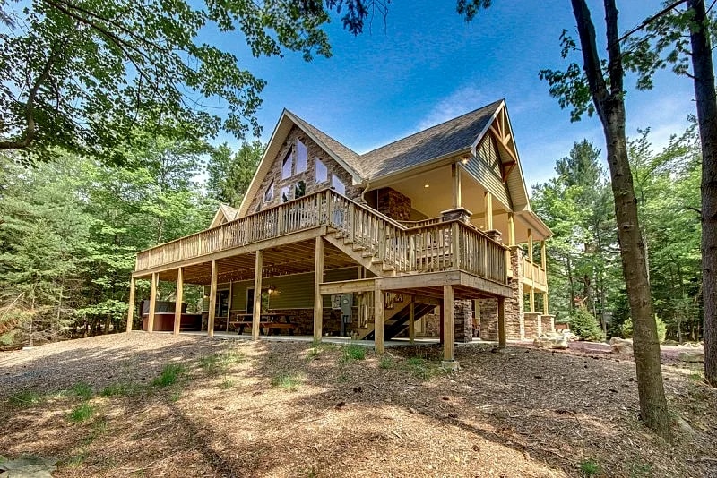"On The Rocks", Hot Tub, Pool Table, Foosball, Bar, WIFI in Lake Harmony, Pennsylvania, United States — photo 2