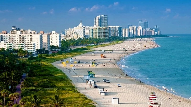 $95 Paradise! South of 5th Art Deco Condo, South Beach Miami's Best Neighborhood in Miami, Florida, United States — photo 3