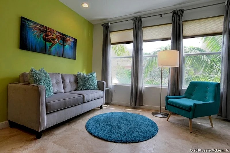 $95 Paradise! South of 5th Art Deco Condo, South Beach Miami's Best Neighborhood in Miami, Florida, United States — photo 2