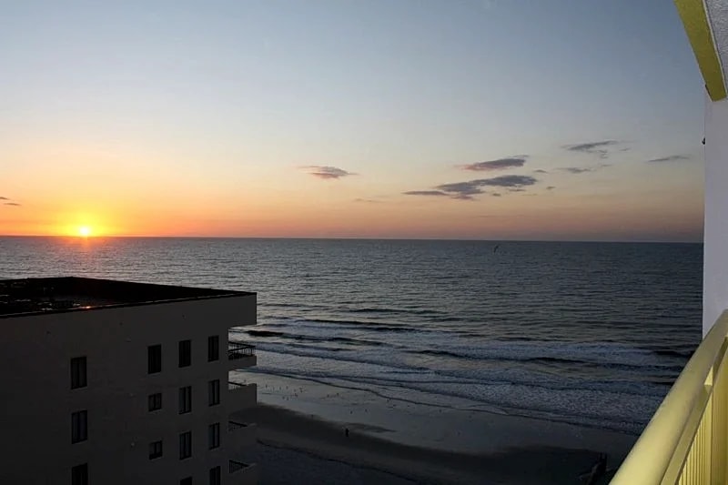 Enjoy Wonderful, Twelfth Floor Ocean/City Views Studio w/Kitchenette in North Myrtle Beach, South Carolina, United States — photo 4
