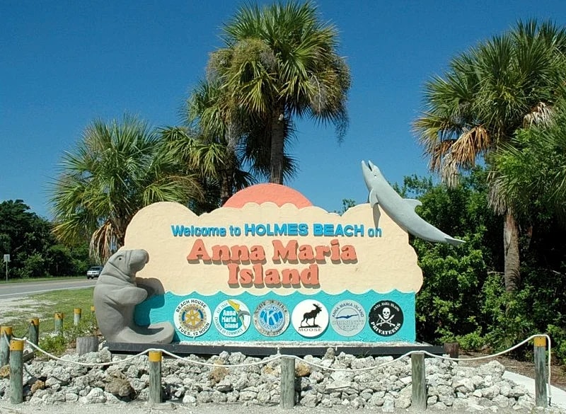 19 Palms. Quaint Old-Florida Charm. Blocks From Beach And Bay 2BR 1 BA in Anna Maria, Florida, United States — photo 2