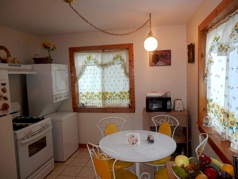 Luxury Accommodations at Reasonable Prices in Corning, New York, United States — photo 3