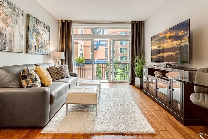 Modern 1 BR Quiet Condo in Seattle center, pool, workout room, FREE parking in Seattle, Washington, United States — photo 5
