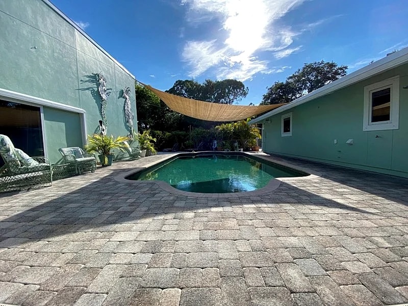 Near Beach, Pool, Paradise Awaits Adult Only The Green Room in Seminole, Florida, United States — photo 2