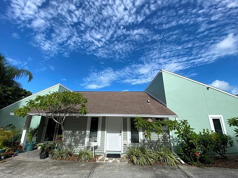 Near Beach, Pool, Paradise Awaits Adult Only The Green Room in Seminole, Florida, United States — photo 4