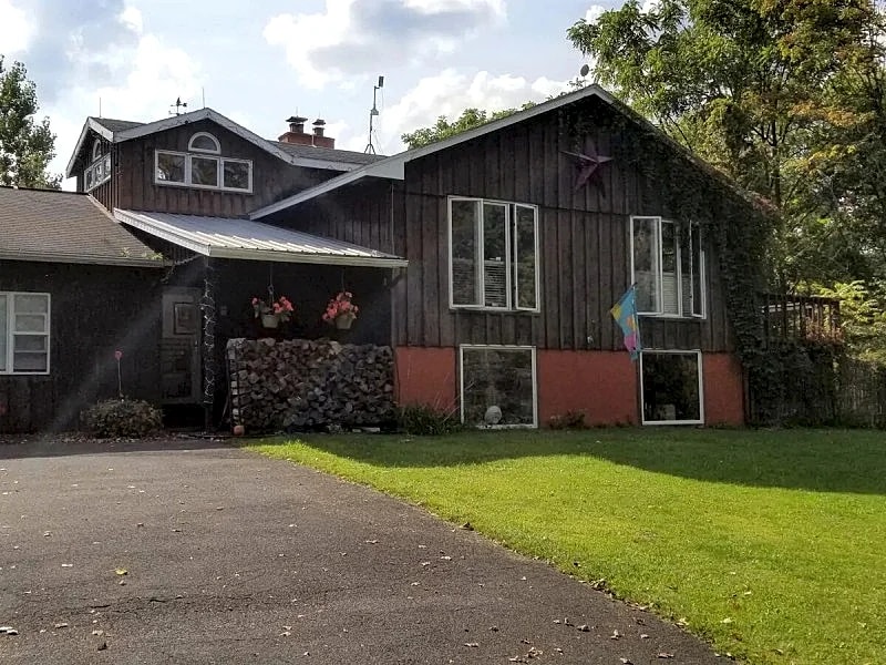 Chittenango Falls: Backyard-Pool/Patio/4.5 acres in Cazenovia, New York, United States — photo 1