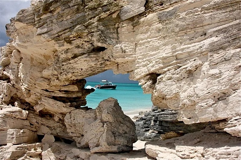 ***Kick Back and Relax Tiki Style!!!*** in Leeward Settlement, Caicos Islands, Turks And Caicos Islands — photo 3
