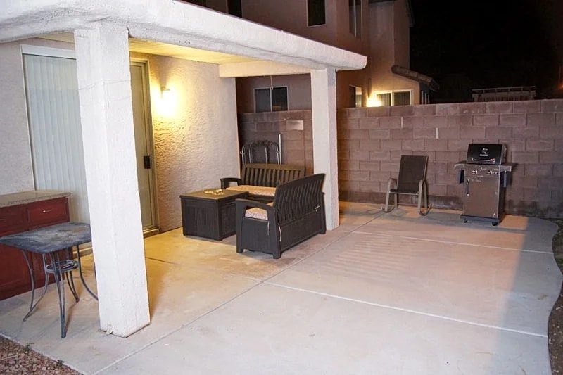 Single Story Beautiful home/King size beds/TV in Paradise, Nevada, United States — photo 3