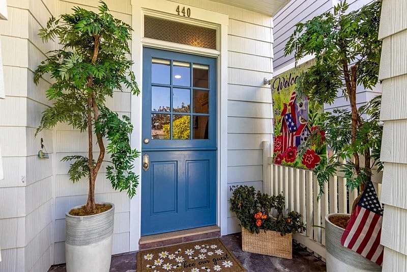 High End Coronado Beach House: Walk to Beach, Dining & Attractions in Coronado, California, United States — photo 3