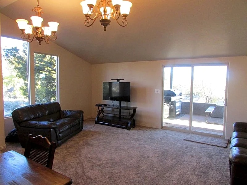 $2400 whole month! Country, yet close to everything. Perfect Zion &Bryce Retreat