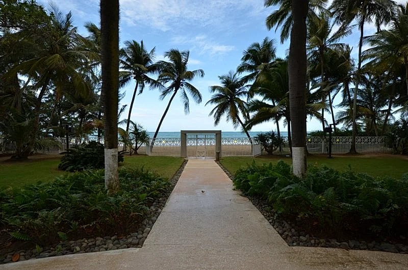 Luxury Beach Front Condo at the Exclusive Plaza Atlantico in Isla Verde in Isla Verde, Carolina, Puerto Rico — photo 4