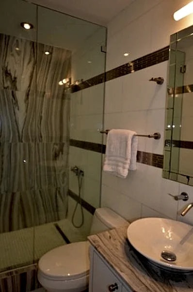 Spectacular Beach Front Condo in Isla Verde in Calle Gardenia, Carolina, Puerto Rico — photo 4