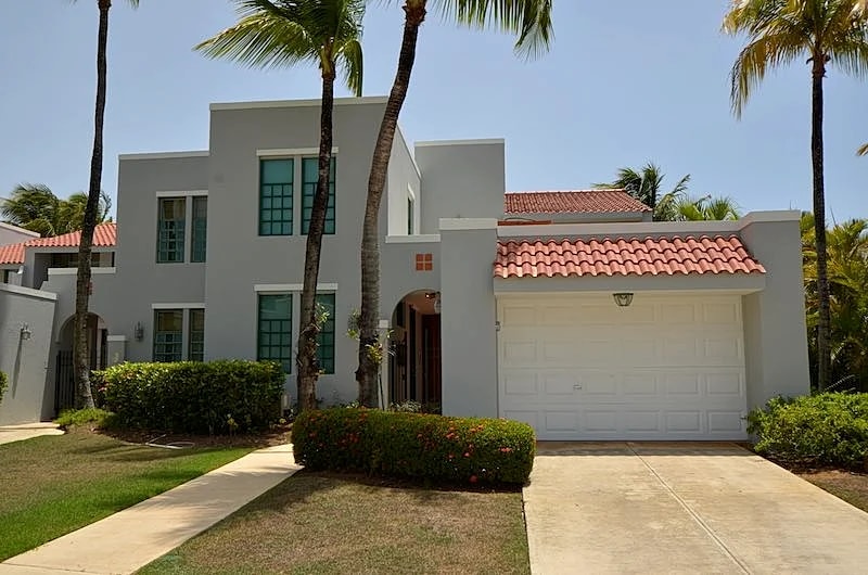 Luxury Beachfront Villa at Dorado Reef