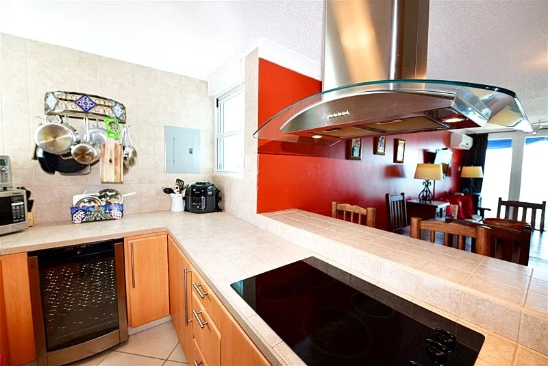 Perfect 2 Bedroom Beach Front Condo in Isla Verde in Calle Amapola, Carolina, Puerto Rico — photo 4