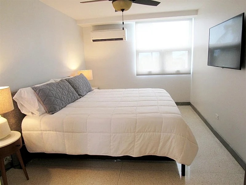 Front Beach Condo with Ocean View Balcony in Isla Verde, Carolina, Puerto Rico — photo 3