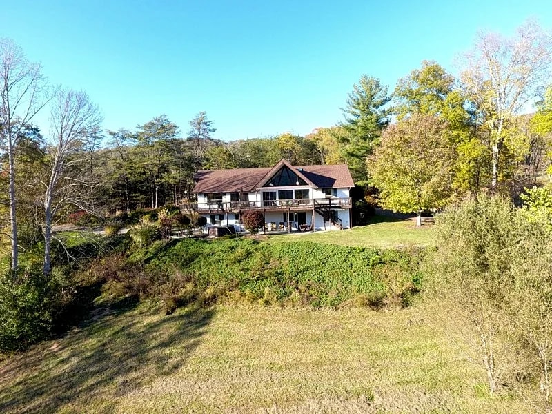 Social Distance here! Restricting reservations: Views, Privacy, Dog friendly! in Barnardsville, North Carolina, United States — photo 3
