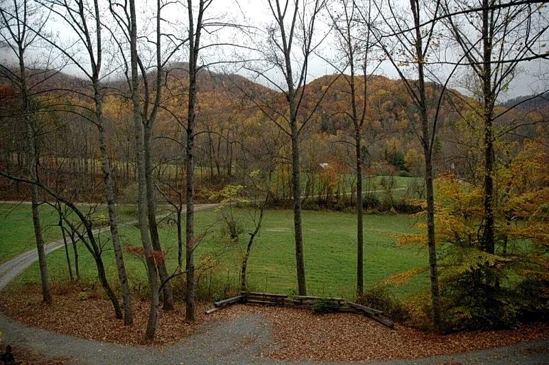 Wild Mountain Air ~ Rejuvenate~nearby Hiking, Asheville, Hotsprings in Weaverville, North Carolina, United States — photo 5
