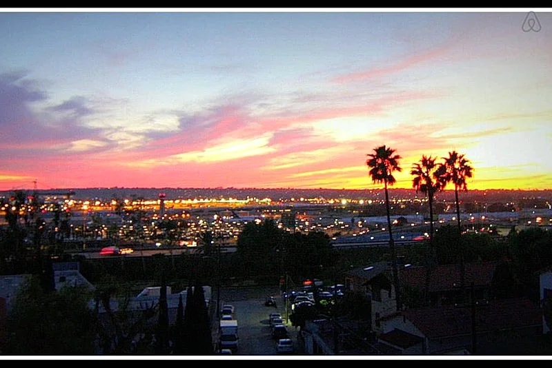 Dual Master/3 Bath townhouse in central SD in San Diego, California, United States — photo 2