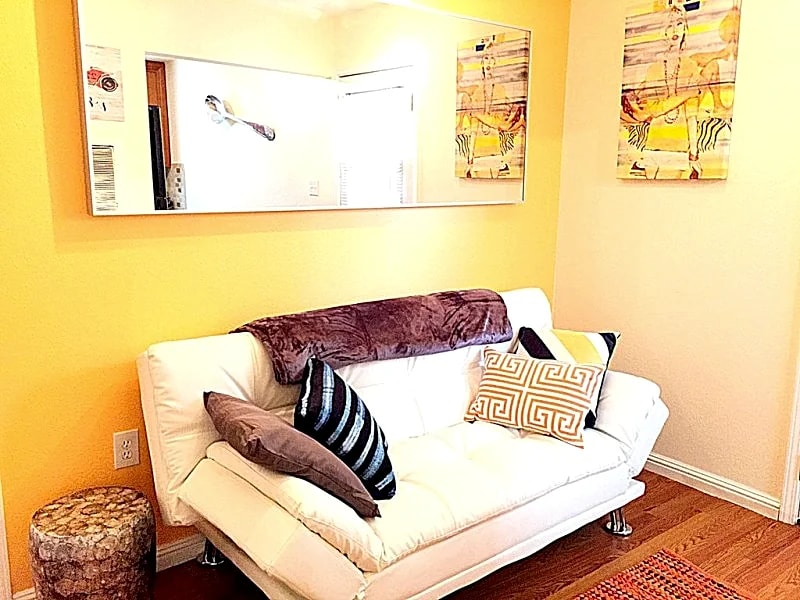 Mission Beach Mango Tango in San Diego, California, United States — photo 3