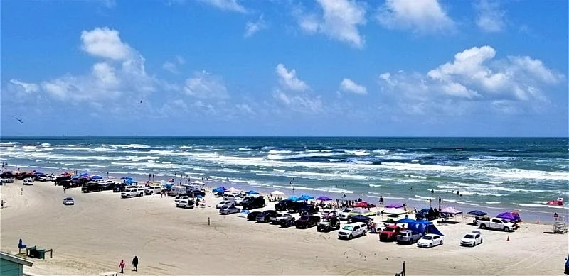OUR BEACH IS NOW OPEN - A TRUE BEACHFRONT HUGE CLEAN HOME ACTUALLY ON THE BEACH in Corpus Christi, Texas, United States — photo 5