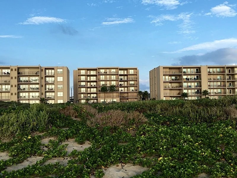 3 Bdr/2b Beachfront Condo a Family Friendly Vacation Oasis in South Padre Island, Texas, United States — photo 4