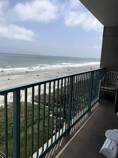 SEA BREEZ - Direct Oceanfront condo, end unit -New listing, Newly remodeled in Myrtle Beach, South Carolina, United States — photo 3